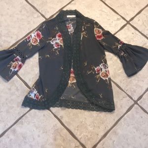 Like New Floral Bell Sleeve Kimono - Size Small